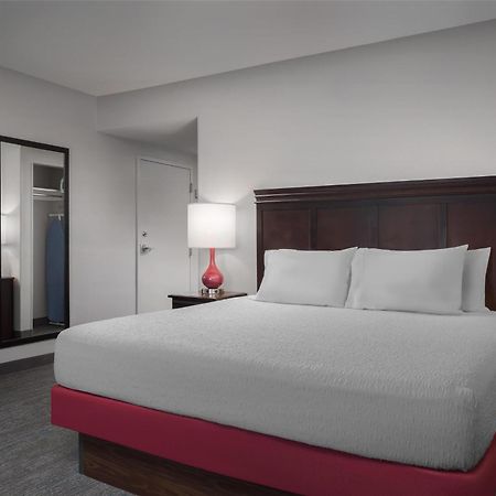 Hampton Inn & Suites Omaha-Downtown Exterior foto