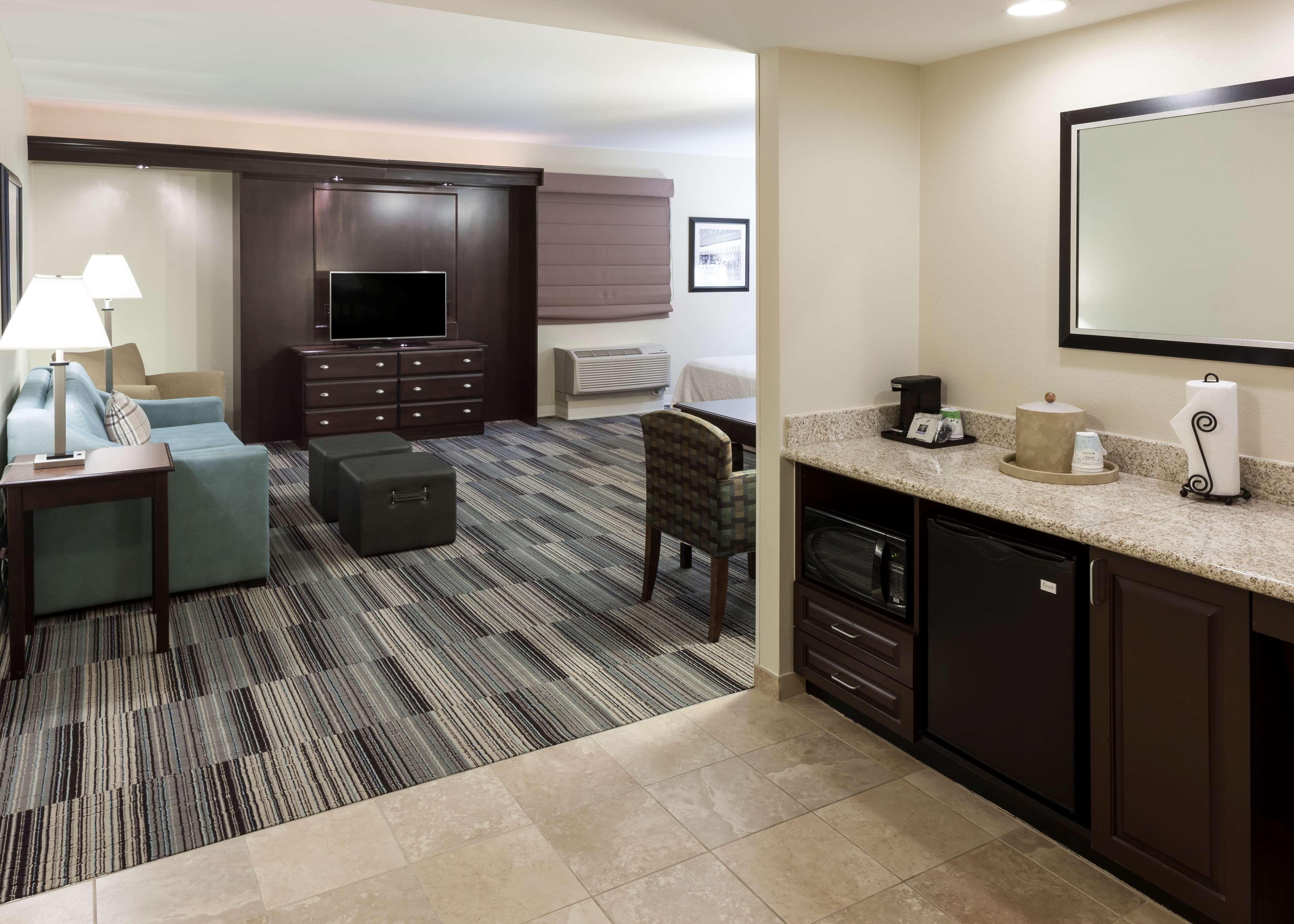 Hampton Inn & Suites Omaha-Downtown Exterior foto