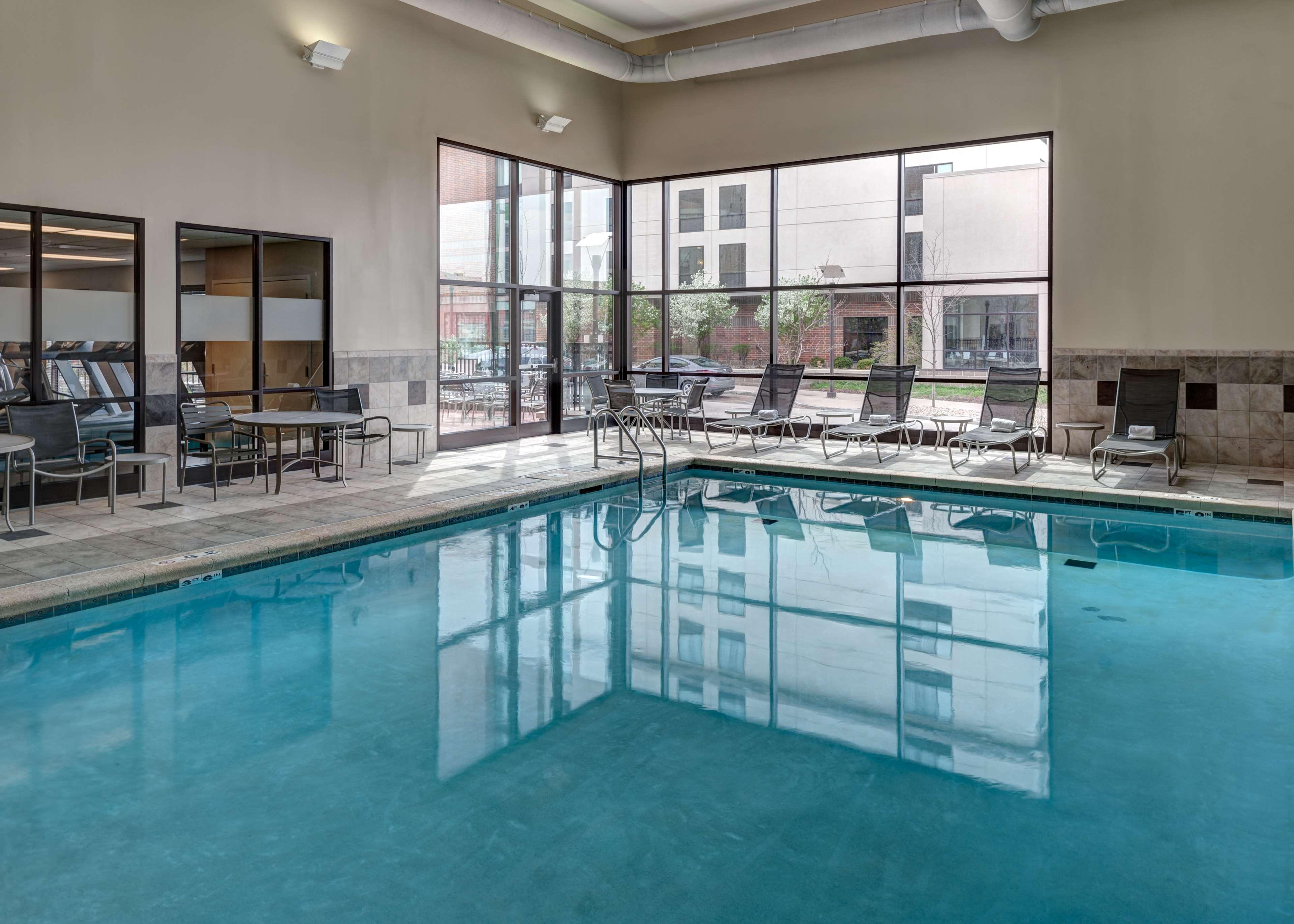 Hampton Inn & Suites Omaha-Downtown Exterior foto