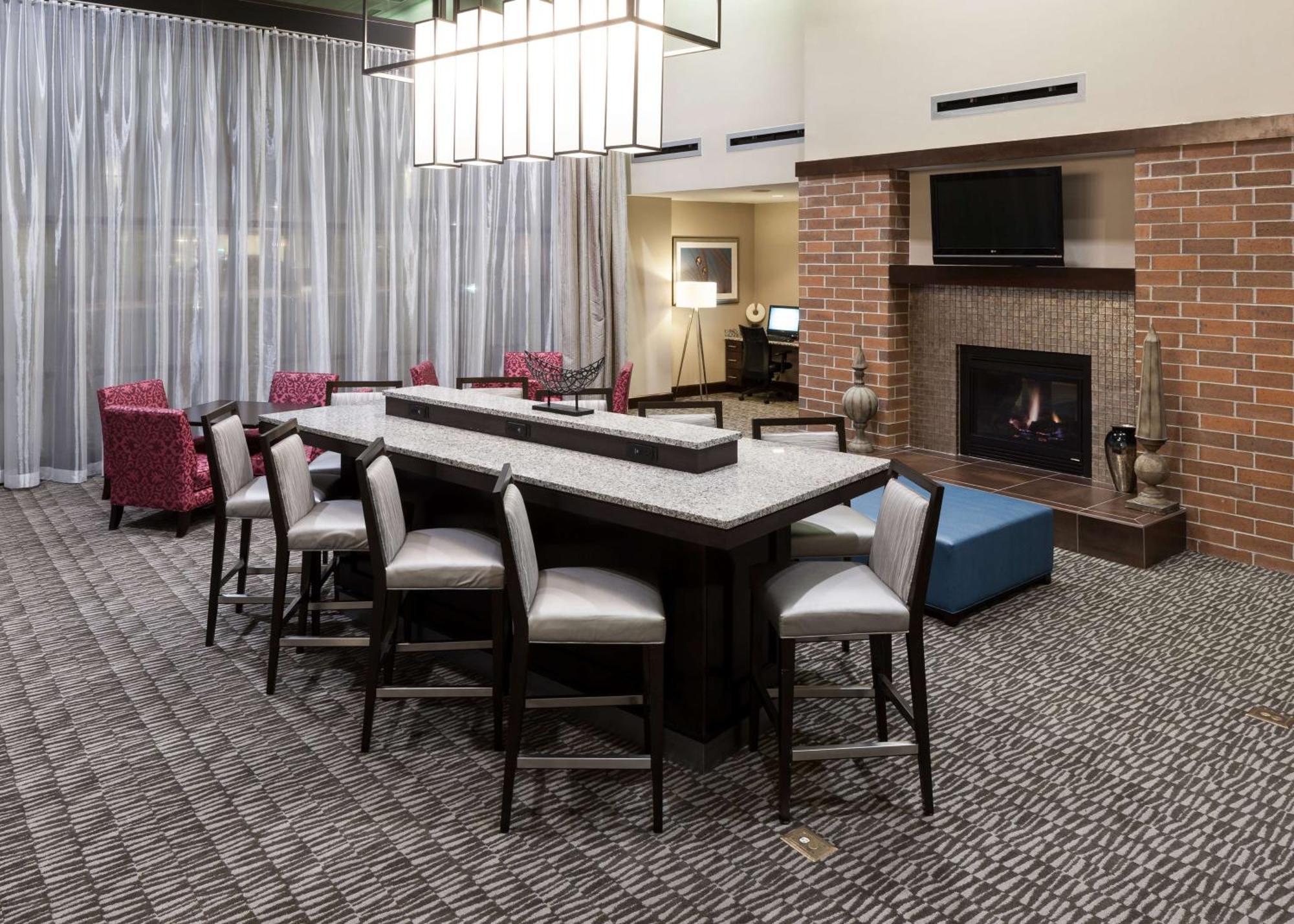 Hampton Inn & Suites Omaha-Downtown Exterior foto