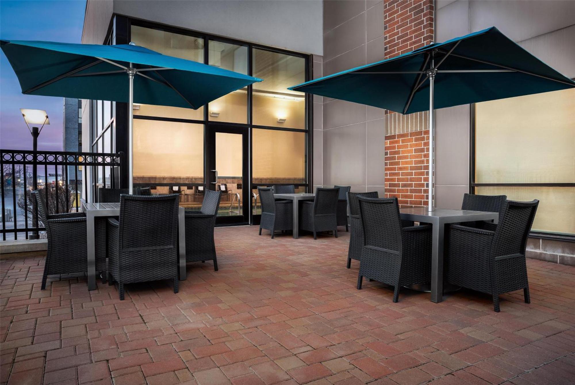 Hampton Inn & Suites Omaha-Downtown Exterior foto