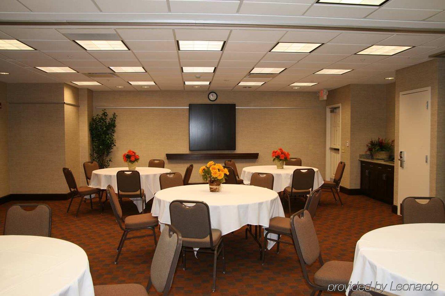 Hampton Inn & Suites Omaha-Downtown Einrichtungen foto